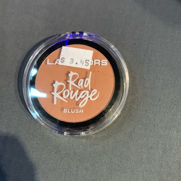 Blush - Picture 1 of 2